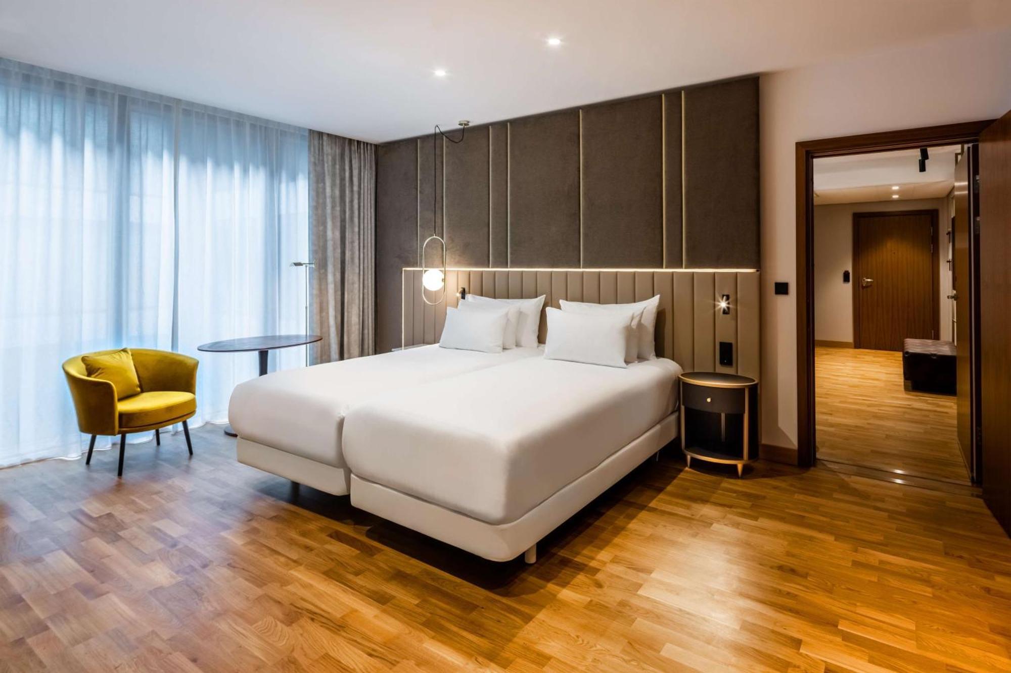 Nh Collection Hotell 5*